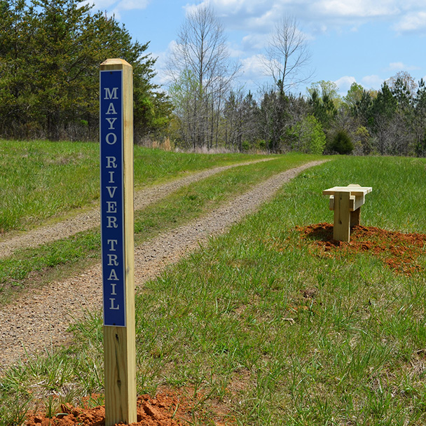 الممر عند نهر مايو