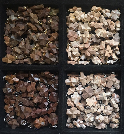 تعويذات حجر الجنيات