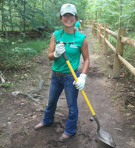 قائدة الطاقم إيرين